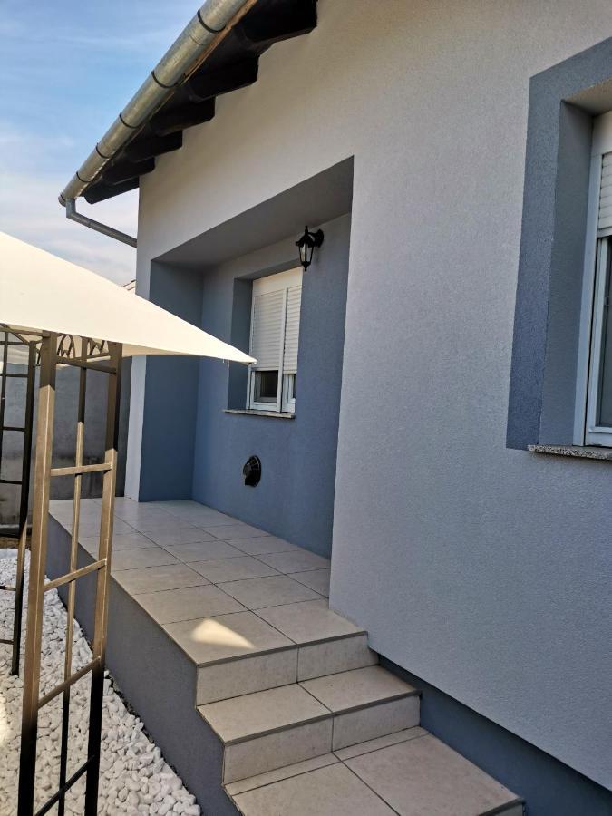 Apartman Lucija Kuca Za Odmor Vukovar Exterior foto